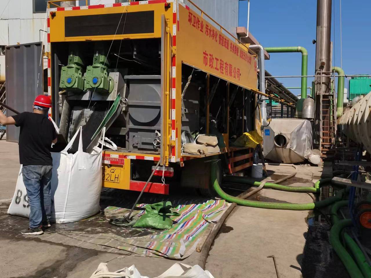 蔡甸淤泥压干处理